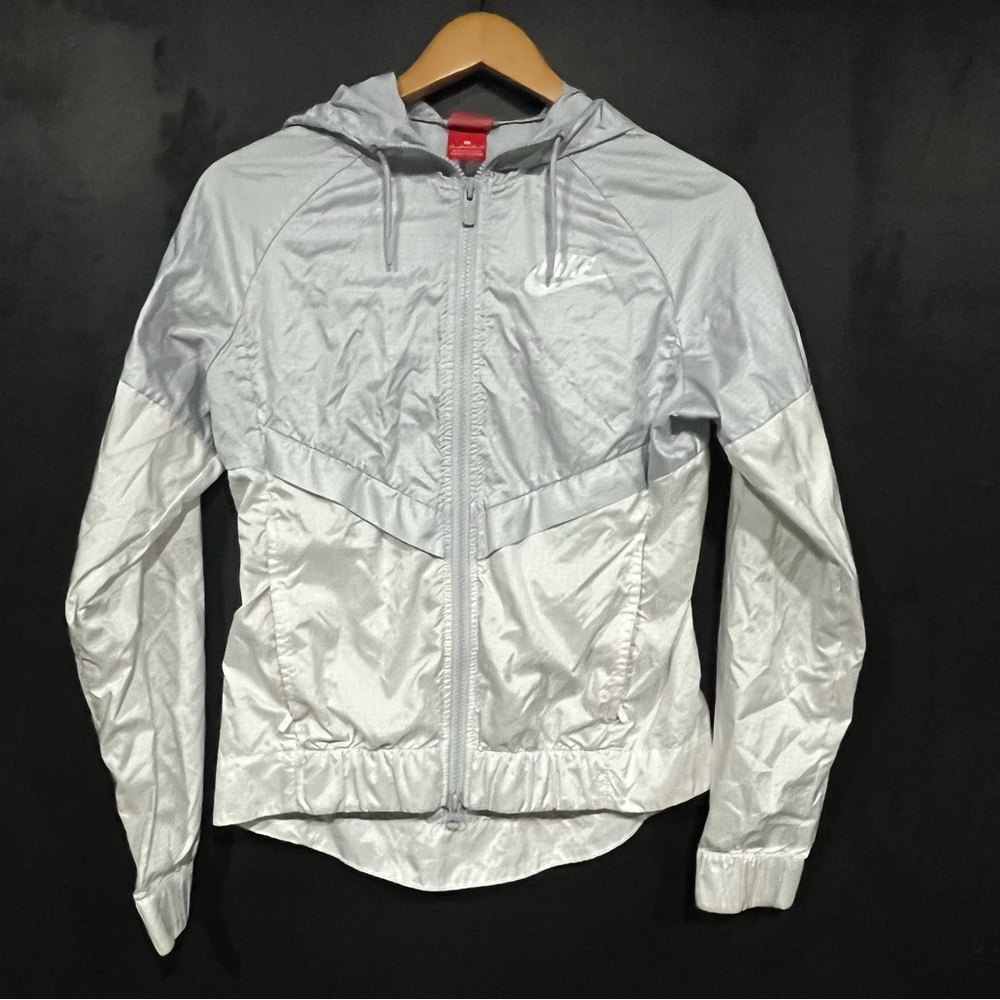 Nike Silver Utility Jacket with Athletic Fit and Hood